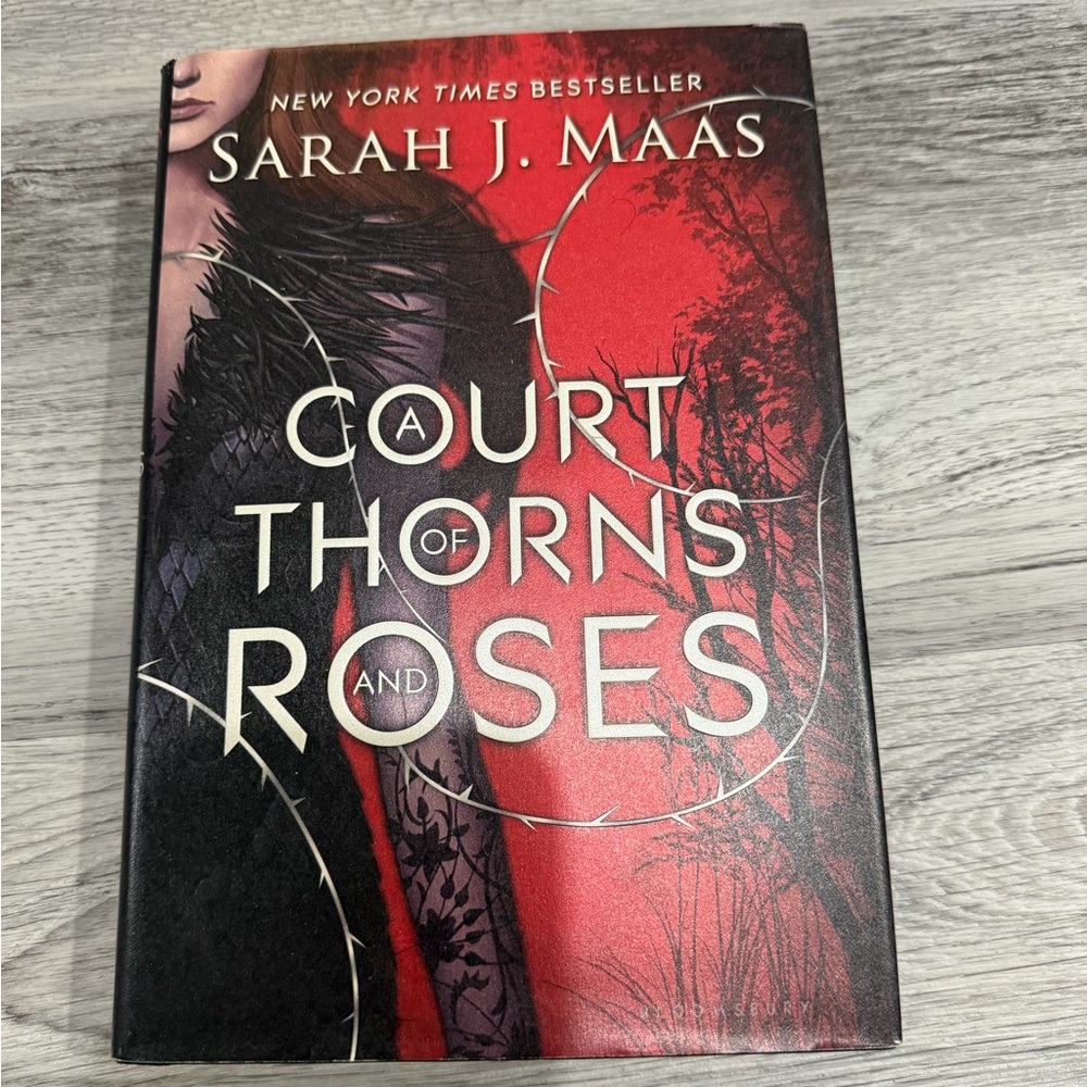 OOP A Court of Thorns and Roses Book
